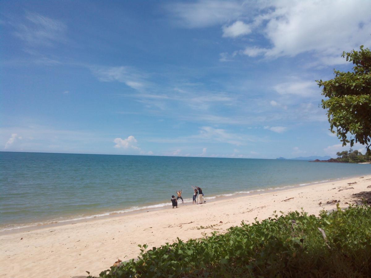 Pandan Beach Homestay Kampong Pandan Bagian luar foto