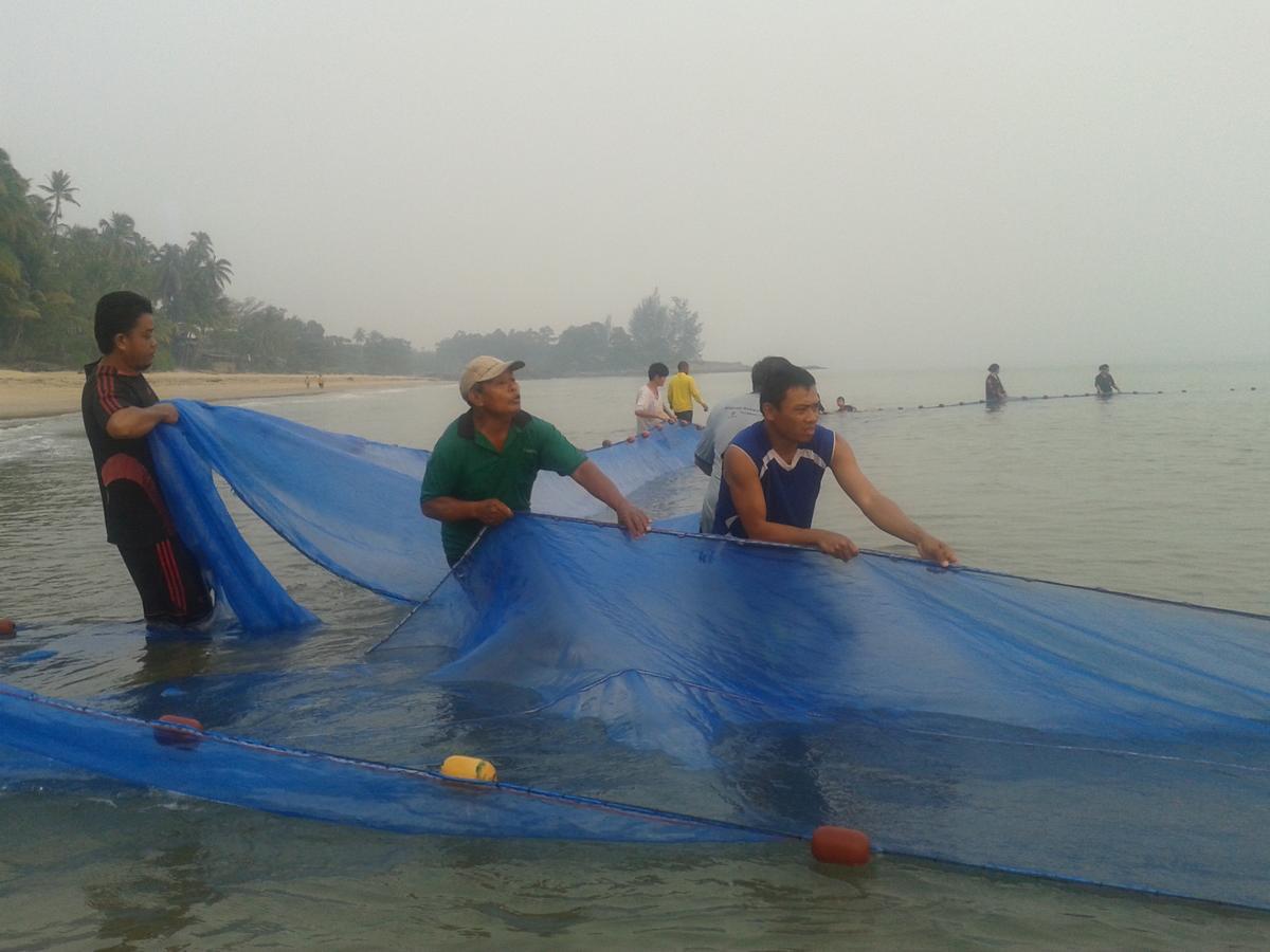 Pandan Beach Homestay Kampong Pandan Bagian luar foto